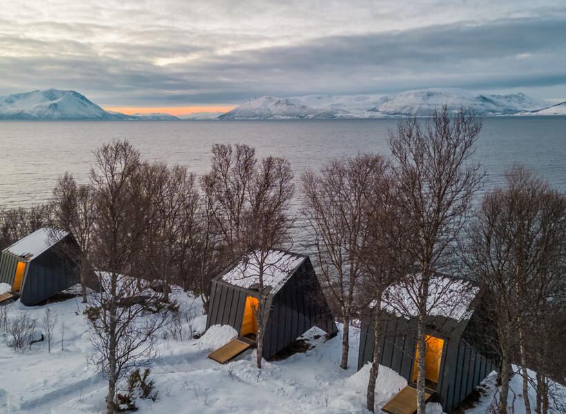 Hybridhäuser am Meer in Nordnorwegen