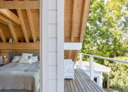 Vom Schlafzimmer gelangt man direkt auf den Balkon