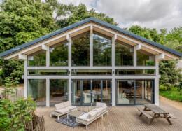 Modernes Holzhaus in Frankreich