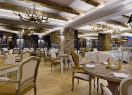 Blockhaus-Hotel El Lodge, Restaurant-Saal