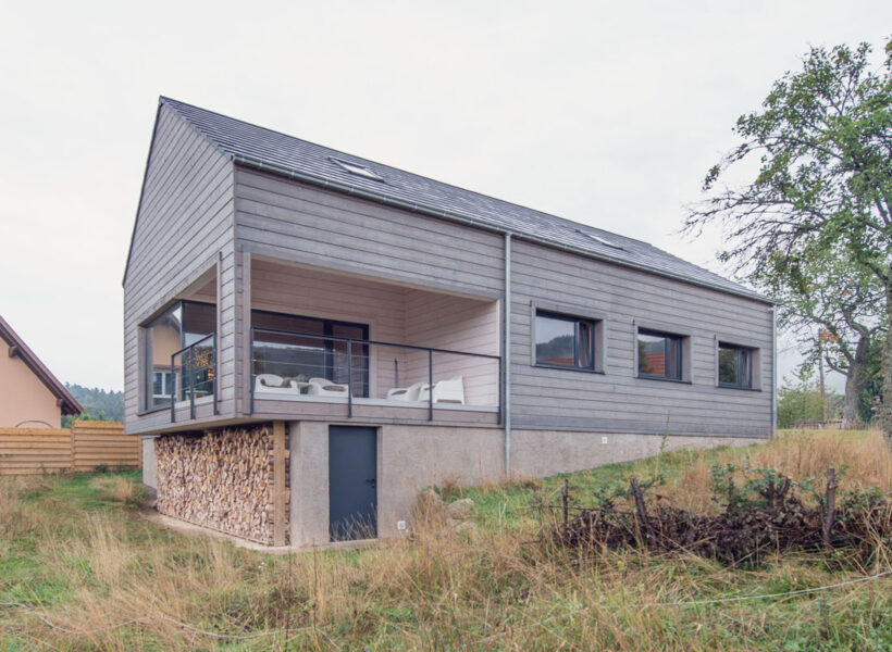 Modernes Blockhaus in der Schweiz