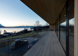 Modernes Holzhaus in Norwegen - Terrasse