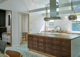 Modernes Holzhaus Lumimustikka, Küche