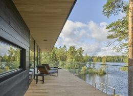 Moderns Holzhaus Villa Puukkoniemi II, Terrasse